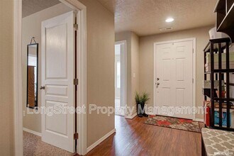 2662 Northwest Red Oak Street in Albany, OR - Building Photo - Building Photo