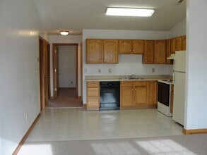 2711 Fairmont Ct in Troy, OH - Building Photo - Building Photo