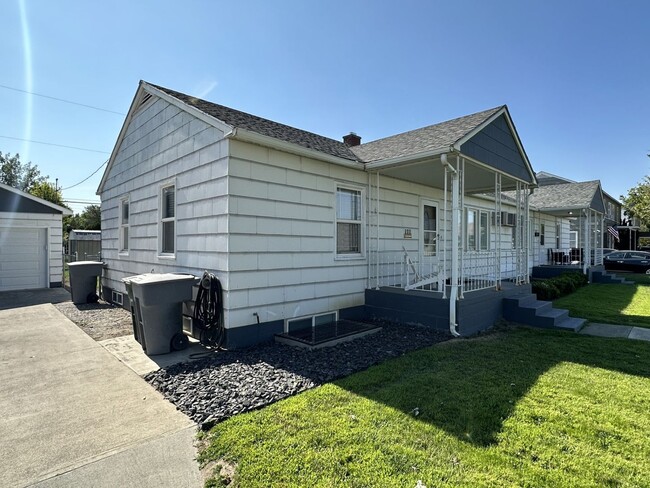 property at 516 Goethals Dr