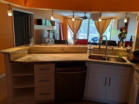 1660 NE 191st St in Miami, FL - Building Photo