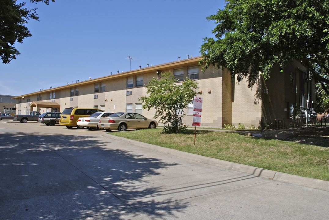 Greater Bethlehem Plaza Apartments in Dallas, TX - Building Photo