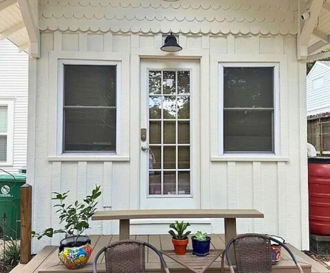 1023 W Gardner St in Houston, TX - Building Photo - Building Photo