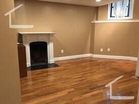 13 Bay State Rd in Boston, MA - Building Photo