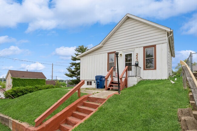 223 16th Pl in Clinton, IA - Building Photo - Building Photo