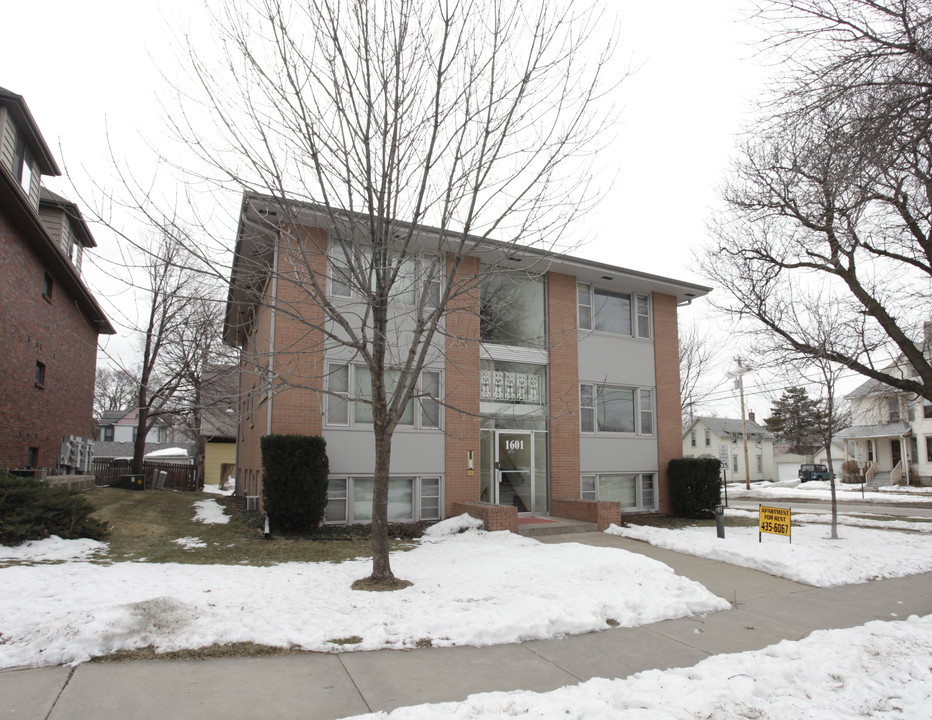 1601 F St in Lincoln, NE - Building Photo