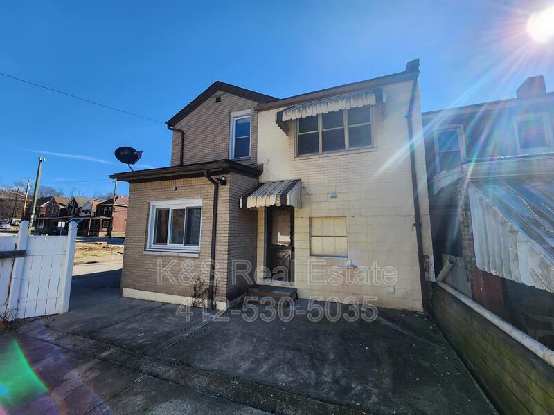 287 Fleet St in Rankin, PA - Building Photo