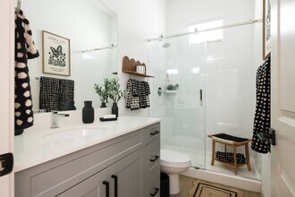 The Bungalows on Honeysuckle in Elkhorn, NE - Foto de edificio - Building Photo