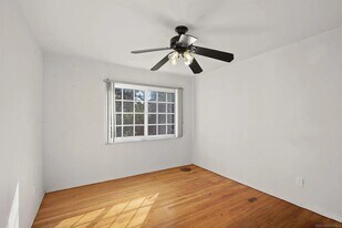 62 E Palomar Dr in Chula Vista, CA - Building Photo