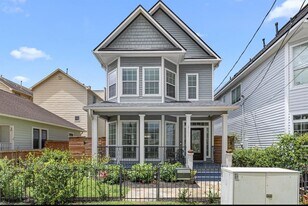 2111 Beall St in Houston, TX - Building Photo