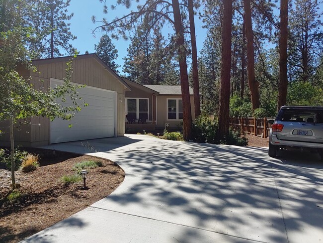 60909 McMullin Dr in Bend, OR - Building Photo - Building Photo