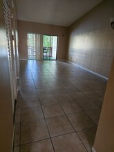 615 NW 210th St in Miami, FL - Building Photo - Building Photo