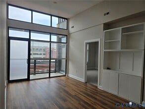 1333 W Broad St, Unit 510 in Richmond, VA - Foto de edificio - Building Photo