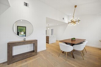 1611 Ridgehaven Dr in Austin, TX - Building Photo - Building Photo