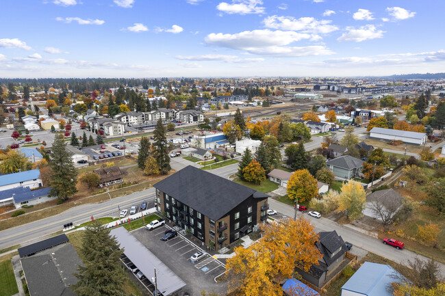 Sawtooth Flats Apartments in Post Falls, ID - Foto de edificio - Building Photo