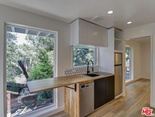 property at 6921 Pso Del Serra