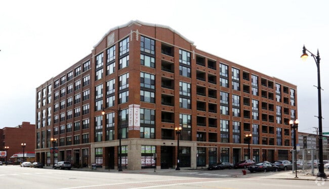 2300 S Michigan Ave-Unit -711 in Chicago, IL - Building Photo - Building Photo