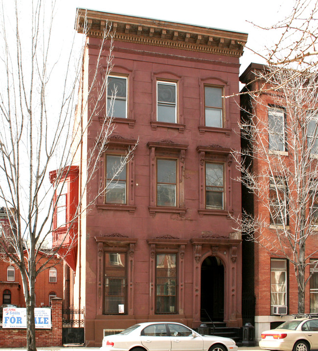 904 N Calvert St in Baltimore, MD - Building Photo - Building Photo