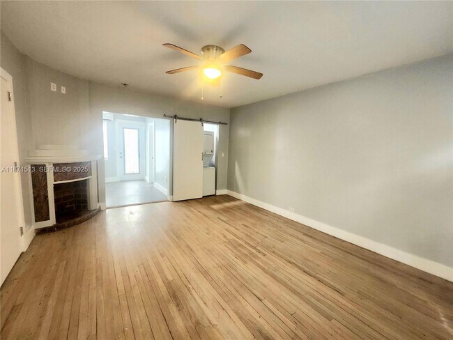 1557 Euclid Ave in Miami Beach, FL - Building Photo - Building Photo