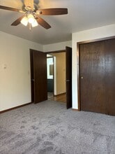 4651 GOVERNORS DR in Rockford, IL - Building Photo - Interior Photo