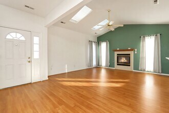 106 Linden Ct in Yorktown, VA - Building Photo - Building Photo