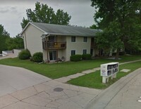 630 N 9th St in Carlisle, IA - Foto de edificio - Building Photo