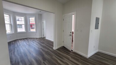 113 63rd St, Unit 2 in West New York, NJ - Foto de edificio - Building Photo