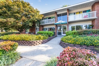 Pinewood Gardens Apartments in Norfolk, VA - Building Photo - Building Photo