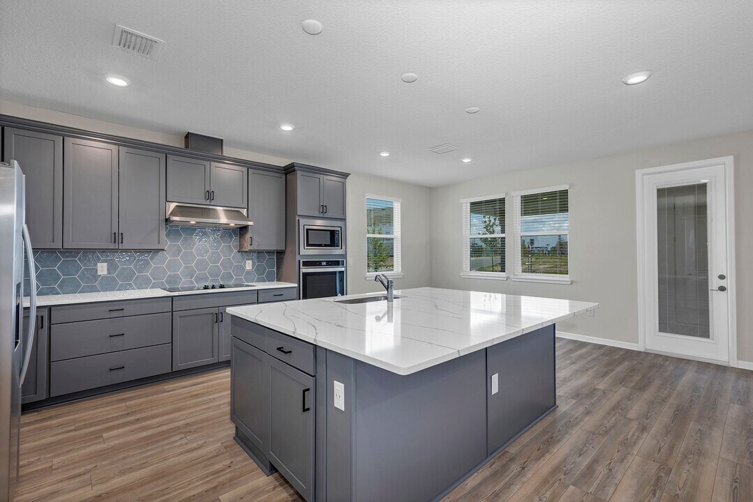 3017 Voyager Ave in St. Cloud, FL - Building Photo