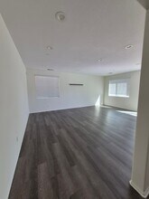 561 Moonlight Dr in San Marcos, CA - Building Photo - Building Photo