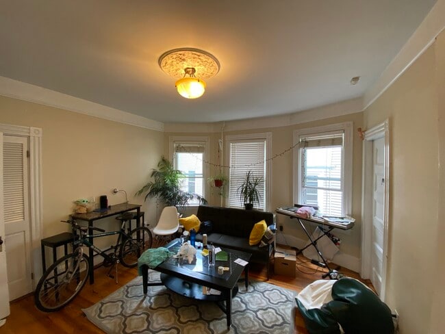 5 Oswald St, Unit 2E