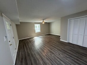 MUST SEE! 604 E Iredell Ave Mooresville, NC in Mooresville, NC - Building Photo - Interior Photo