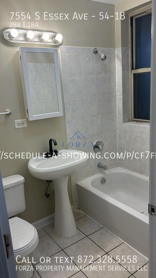 7554 S Essex Ave in Chicago, IL - Building Photo - Building Photo