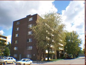 Roxdin Court in Mississauga, ON - Building Photo - Building Photo