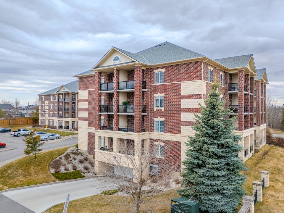 Watson Heights in Guelph, ON - Building Photo