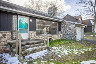 43 River Meadow Dr in Rochester, NY - Building Photo - Building Photo