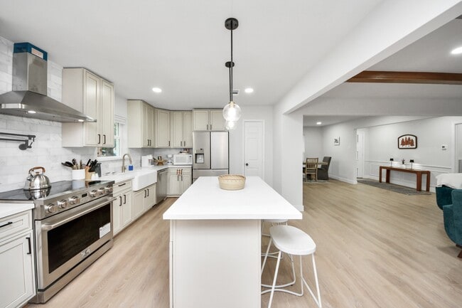 property at 10003 Briarwild Ln