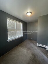 809 W Cedar St in Kalamazoo, MI - Foto de edificio - Building Photo