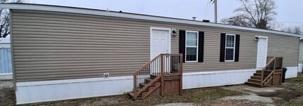 1191 W Michelle Way in Rushville, IN - Building Photo - Building Photo