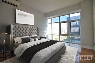 LUXURY 3 BR 2 Bath in Queens! in Queens, NY - Building Photo - Building Photo
