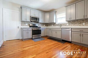 67 North St in Boston, MA - Building Photo