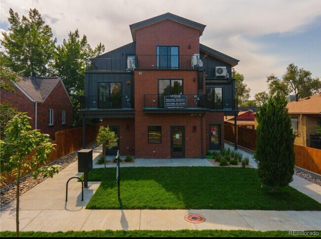 property at 1425 Winona Ct