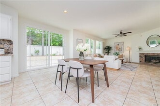 27 Maryland in Irvine, CA - Building Photo - Building Photo