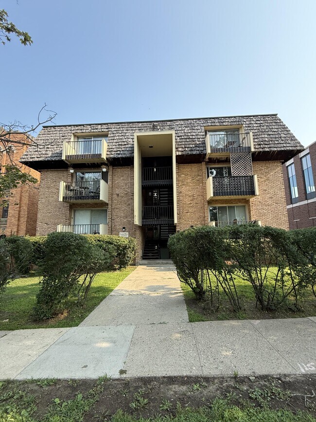 property at 813 E Kingsley St