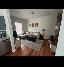 986 Smith St in Providence, RI - Building Photo - Building Photo