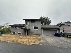 94217 Terrace Garden Way in Gold Beach, OR - Building Photo