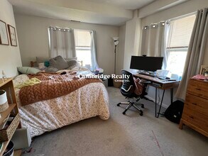 151 Beacon St, Unit 410B in Somerville, MA - Foto de edificio - Building Photo