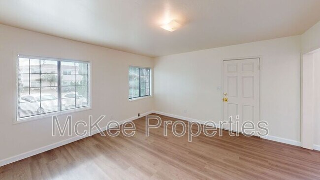 1942 1/2 Diamond St in San Diego, CA - Building Photo - Building Photo
