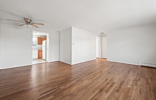 South Park in Manchester, CT - Building Photo