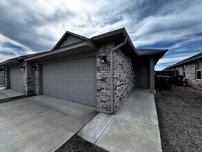 2417 Northcreek Ln in Oklahoma City, OK - Building Photo - Building Photo