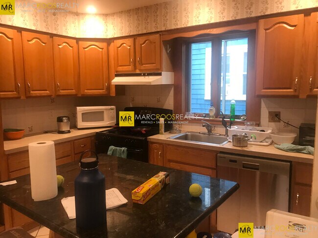 24 Chetwynd Rd, Unit 1 in Somerville, MA - Building Photo - Building Photo